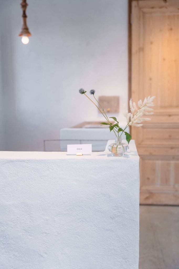 店内の受付カウンター